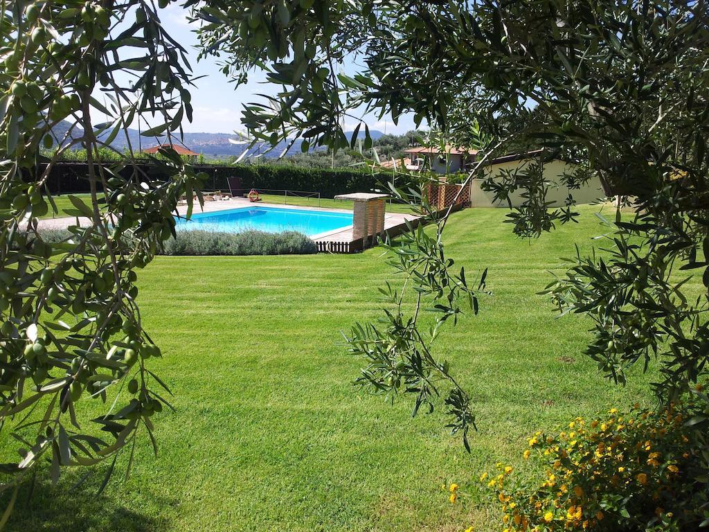 Hotel Piscina La Suite Prossedi Buitenkant foto