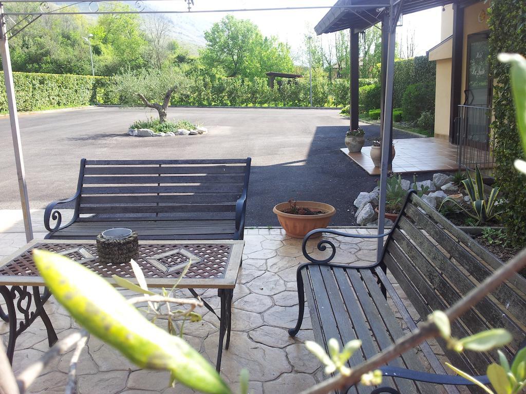 Hotel Piscina La Suite Prossedi Buitenkant foto